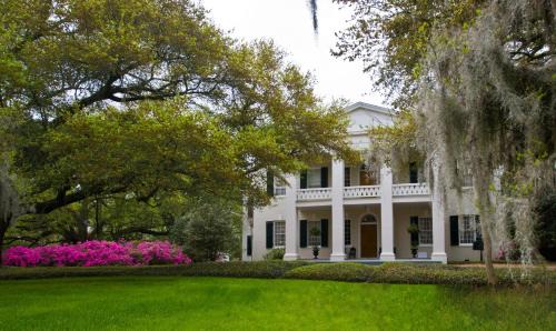 Natchez Hotel | Monmouth Historic Inn