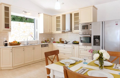 Rantatika Villa | Monodendri Blue - Two Bedroom Villa, Sleeps 4