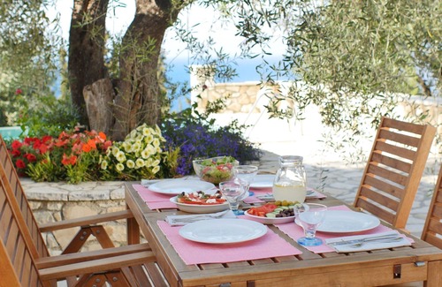 Rantatika Villa | Monodendri Blue - Two Bedroom Villa, Sleeps 4