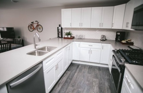 Bridgman Hotel | Monogram Luxury Condo- Silver (Suite #1)