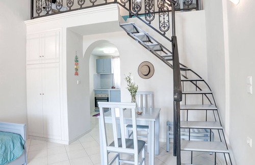 Agia Paraskevi Hotel | Monolithia