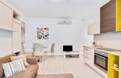 Cernobbio Apartment | Monolocale con Giardino, AC e Garage Privato!