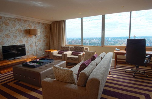 Harare Hotel | Monomotapa Hotel