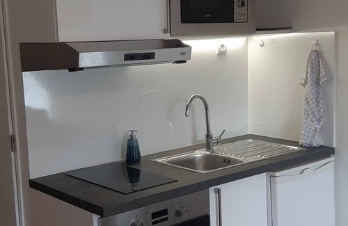 Jean Moulin - Marius Berliet Apartment | "Monplaisir, center + parking, quiet, clean, wifi, near university, BSB, sciences-U