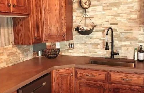 Monroe Cabin | Monroe Peak Retreat ~ Comfortable Mountain Cabin with a view of Monroe Peak