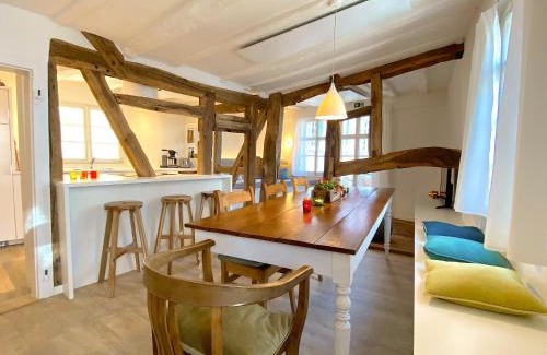 Monschau House | Monschau-Auszeit: Historisch wohnen direkt am Bach