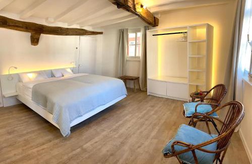 Monschau House | Monschau-Auszeit: Historisch wohnen direkt am Bach