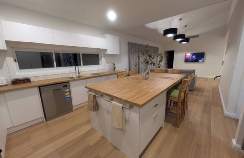 Wattle Glen Cottage | Mont Biel is a renovated cottage sit in a tranquil spot where you can relax.