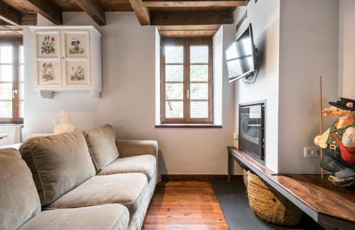 Garos House | Mont dera Solana by Totiaran