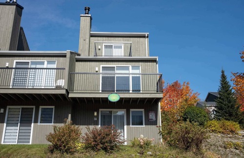Notre-Dame-Auxiliatrice-de-Buckland Apartment | Mont du Midi 56 | Ski Condo