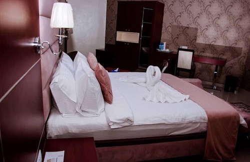 Kano Hotel | Mont Kalm Hotel and Suites