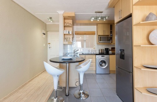 West Beach Apartment | Mont Serat 58 by CTHA