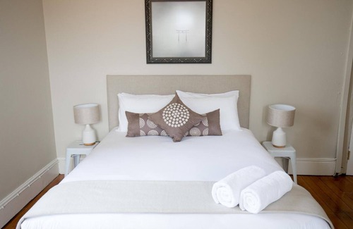 Battery Point House | Montacute Boutique Bunkhouse