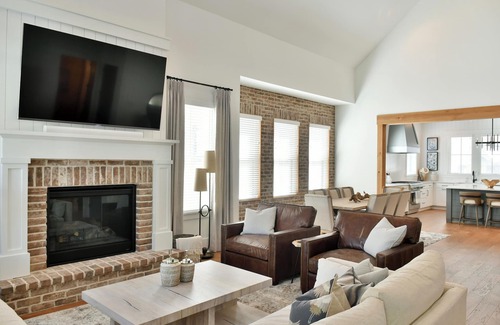 Palmetto Bluff House | Montage 5BR with outdoor living space and firepit, Moreland Village Home 5586