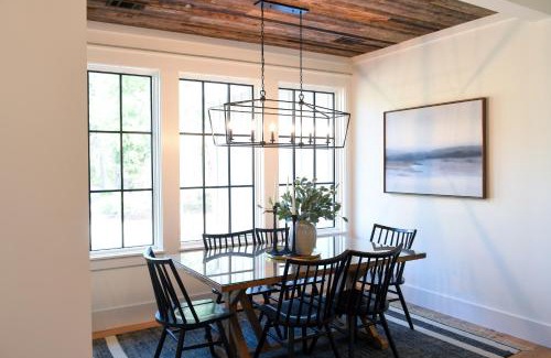 Palmetto Bluff House | Montage Deluxe 4 Bedroom Moreland Village Home 5737