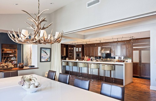 Empire Pass Condo | Montage Penthouse: 4 BR, Slopeside, Spacious Interiors, Fireplaces, Shared Spa, Sleeps 10