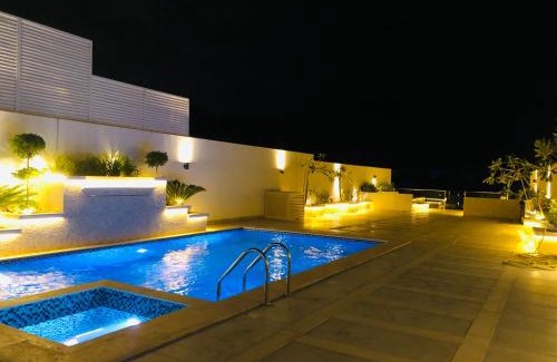Sharm Villa | Montagne 11 Luxury Villa 3 BR - Al Dana Island Fujairah