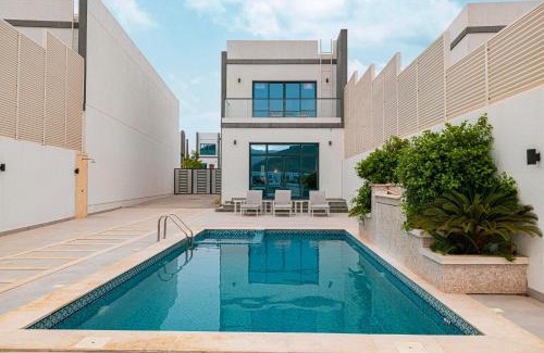 Sharm Villa | Montagne 11 Luxury Villa 3 BR - Al Dana Island Fujairah