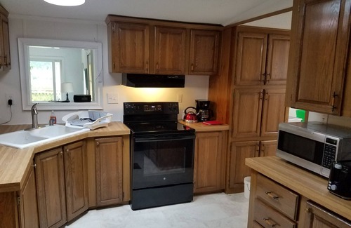 Montague House | MONTAGUE! FLOWER CREEK GUEST HOUSE <1 MI TO LAKE MICHIGAN! & FLOWER CREEK DUNES