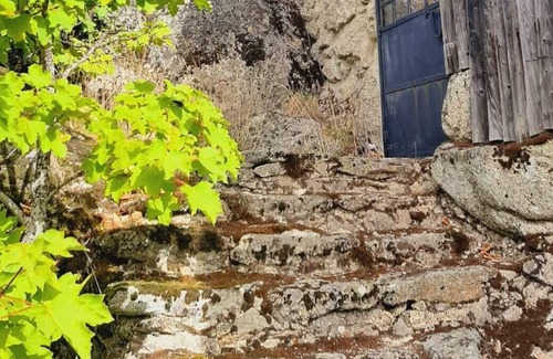 Covilha Ski Chalet | Montain House With River , Nature and Good Hiking Trails