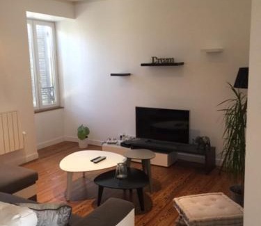 Montalieu-Vercieu Apartment | MONTALIEU SEJOUR Appartement les orchidées, 4 pers