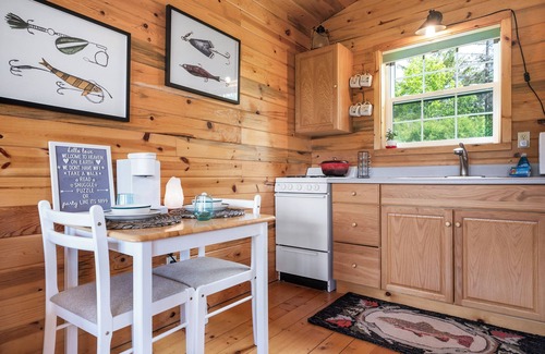 Kalispell Cabin | Montana cozy cabin with million $ views of Flathead Valley, 30 miles to Glacier