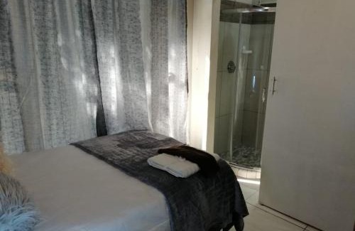 Sinoville Bed & Breakfast | Montana Guest House