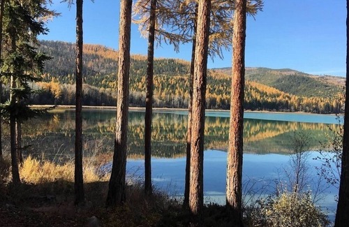 Marion Cabin | Montana Lakefront Luxury Home - Huge Private Estate on Quiet Lake!