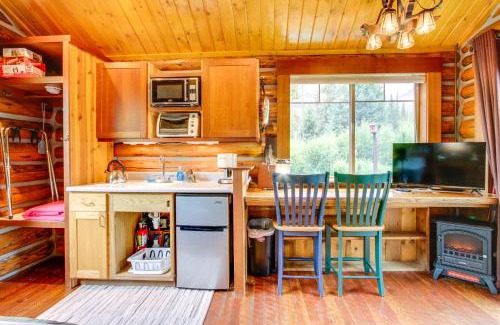 Silver Gate Apartment | Montana Mountain Getaway - 1 Mi to Yellowstone!