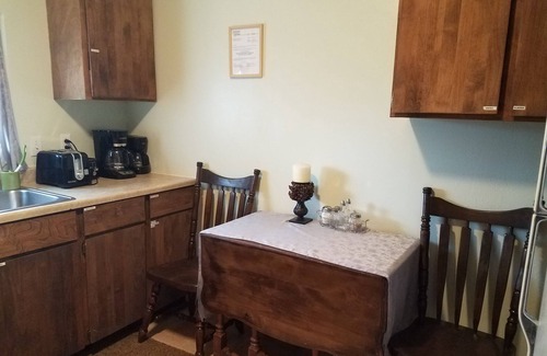 Florence Apartment | Montana Mountain Moods Bed and Bath! nLower RATESn