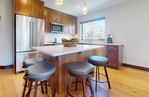 Vail Apartment | Montaneros in Vail