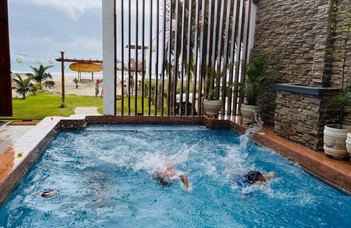 Montanita House | MONTAÑITA HOUSE Beautiful oceanfront vacation home