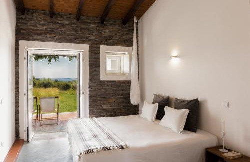 Mourao House | Monte Falperras