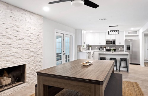 Cox Heights House | Monte Vista - Close to Old Town, Free Heated Pool, Putting Green, Pool Table