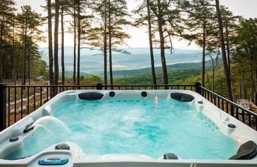 Berkeley Springs House | Monte Vista-Golf~EV Charger~Pickle Ball Court!