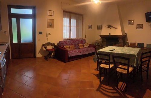 Chiusdino Boat Rental | Montecapino: apartment/flat - 3 rooms - 2/6personsHouse with gardenHouse with garden