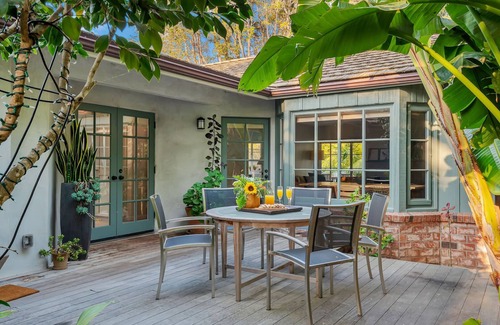 Hedgerow Cottage | Montecito Beach Holiday - Tropical Coastal Cottage within Walking Distance to Miramar Beach
