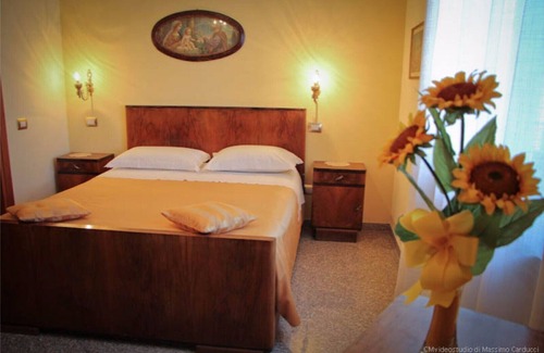 Pietrauta Bed & Breakfast | Montefalco Guest House - Yellow room