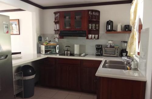 Damas Apartment | Montello Quepos