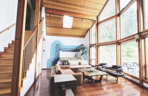Tateyama Villa | Monterey House by SANA