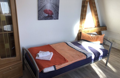 Krampfervorstadt Apartment | “Monteur Domizil Erfurt” double room XL 302