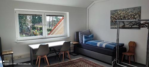Veitshoechheim Apartment | Monteur-Ferienwohnung mit 123qm bei Würzburg mit Parkplatz Terasse Grill WLAN