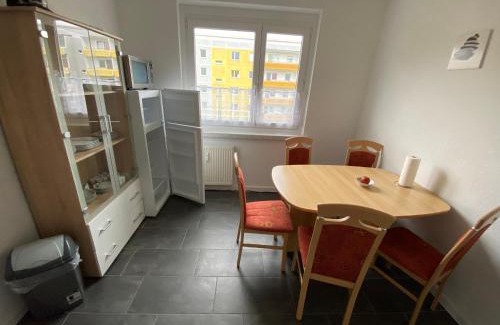 Magdeburg Apartment | Monteur und Ferienwohnung in Magdeburg mit 3 Schlafzimmern 6 Personen BTR 174