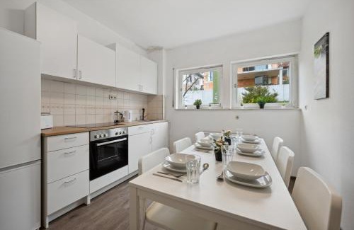Kongen Apartment | Monteur und Worker Wohnungen in Köngen Kitchen,Wifi,Smart TV