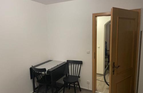 Furstenfeldbruck District Apartment | Monteursunterkunft Egenhofen - fitters' accommodation with shared kitchen