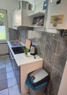 Untermeiderich Apartment | Monteurunterkunft in Duisburg - Horststr 14 EGL