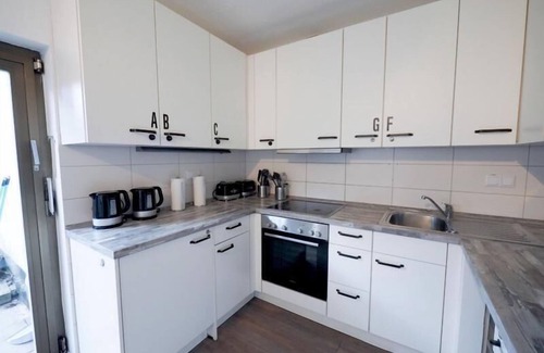 Bad Oldesloe Apartment | Monteurwohnung für 6 Personen mit WLAN, Gäste-WC, TV – Bad Oldesloe Nähe Hamburg & Lübeck - OD11a