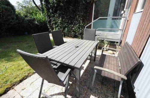 Ahrensburg Apartment | Monteurwohnung mit Terrasse für 7 Personen – WLAN, TV, Küche – Ahrensburg Nähe Hamburg - OD06c
