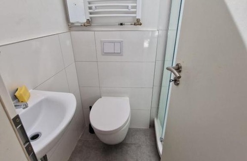Oberhausen-Rheinhausen House | Monteurzimmer nahe Mannheim, Heidelberg, Karlsruhe, Bruchsal, Philippsburg, Speyer
