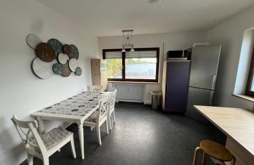 Gerbrunn Apartment | Monteurzimmer 3 Pers, Würzburg, Gerbrunn, Gemeinschaft Küche, Dusche, WC